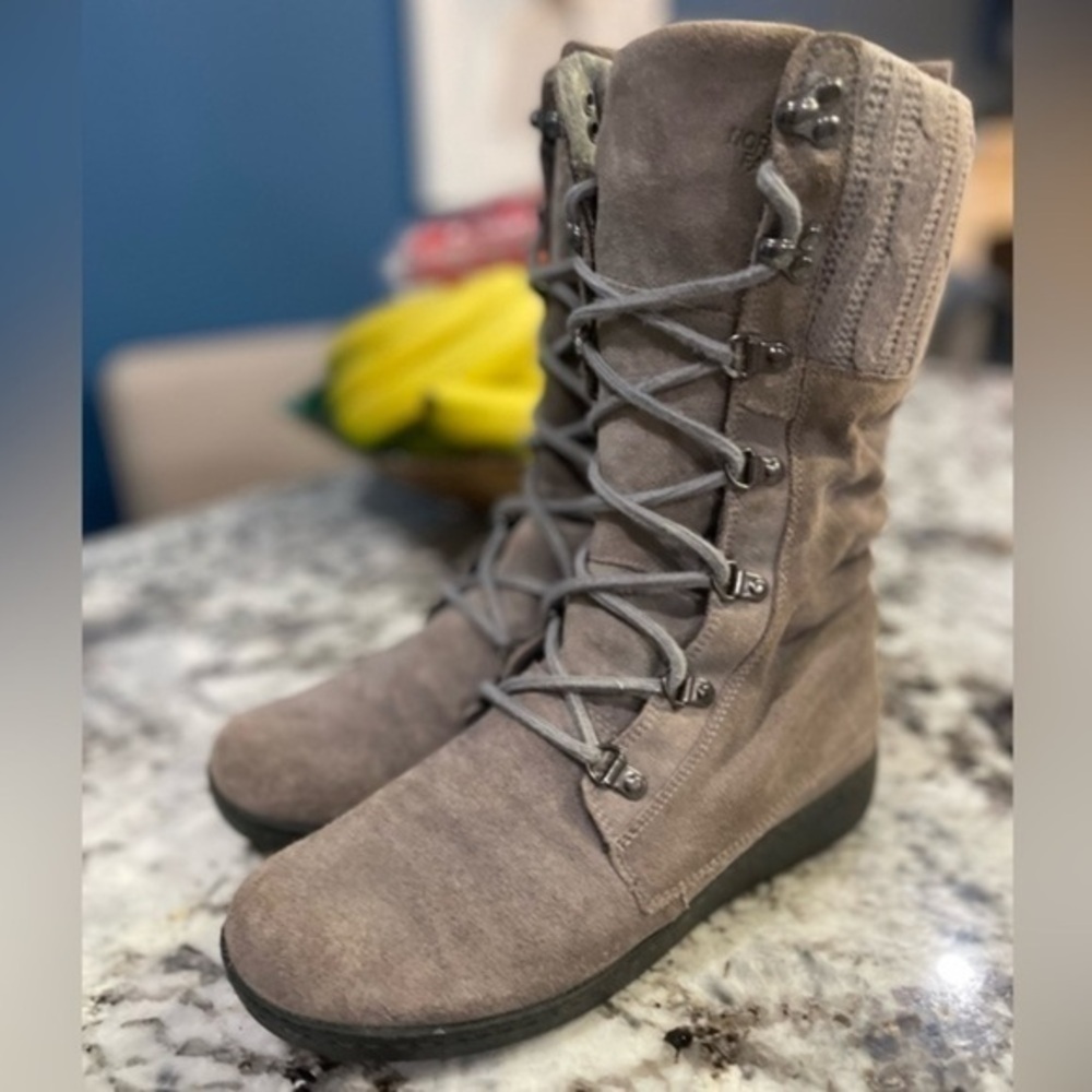 The North Face Boots woman’s size 8